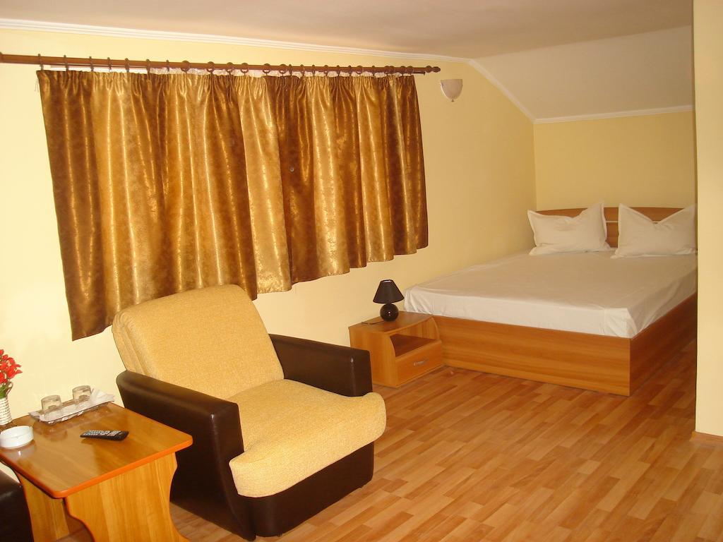 Pensiunea Mara Baiculesti Zimmer foto